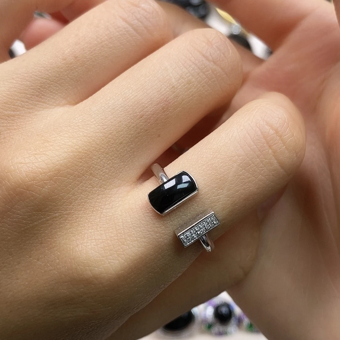 翡翠18K金镶嵌戒指