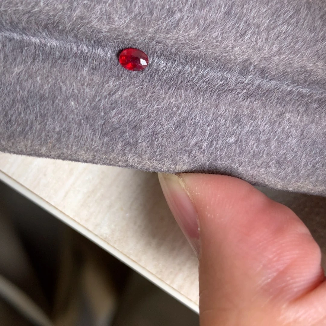 红宝石裸石25分 鸽血红