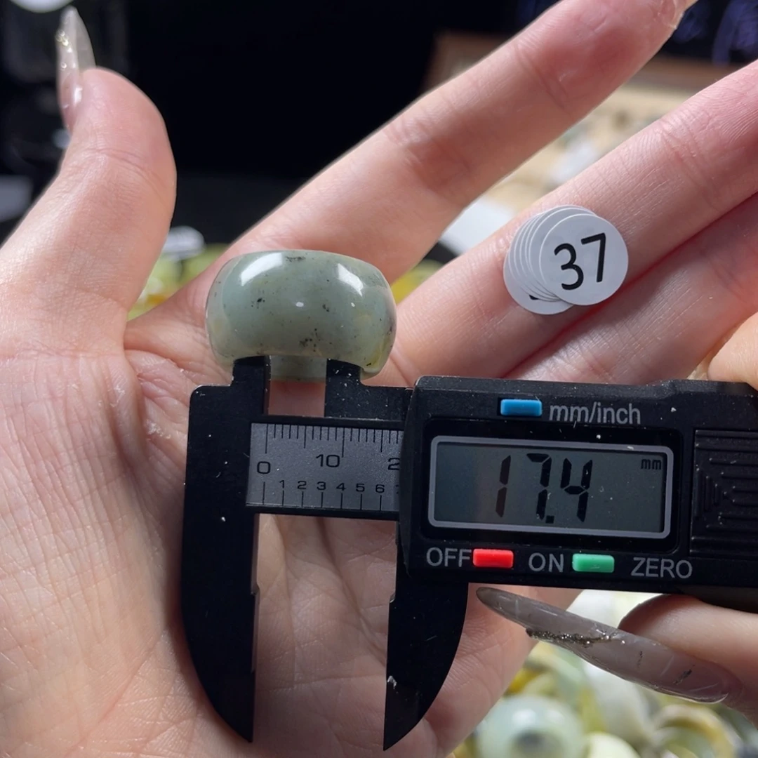 蛇纹石玉未镶嵌戒指