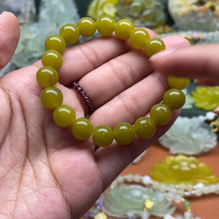 未镶嵌蛇纹石玉吊坠