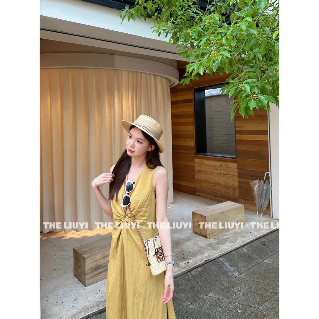 【LIUYI】半岛晴空~夏季设计感纽结无袖V领连衣裙560218