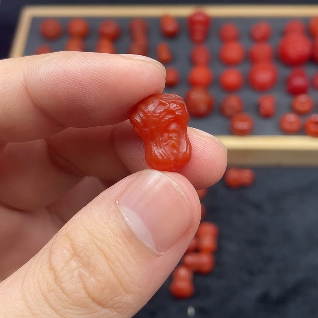 南红玛瑙19号牛血红白菜未镶嵌