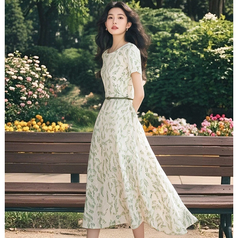 晚白【新品】2025夏新裙子圆领印花短袖连衣裙25031011