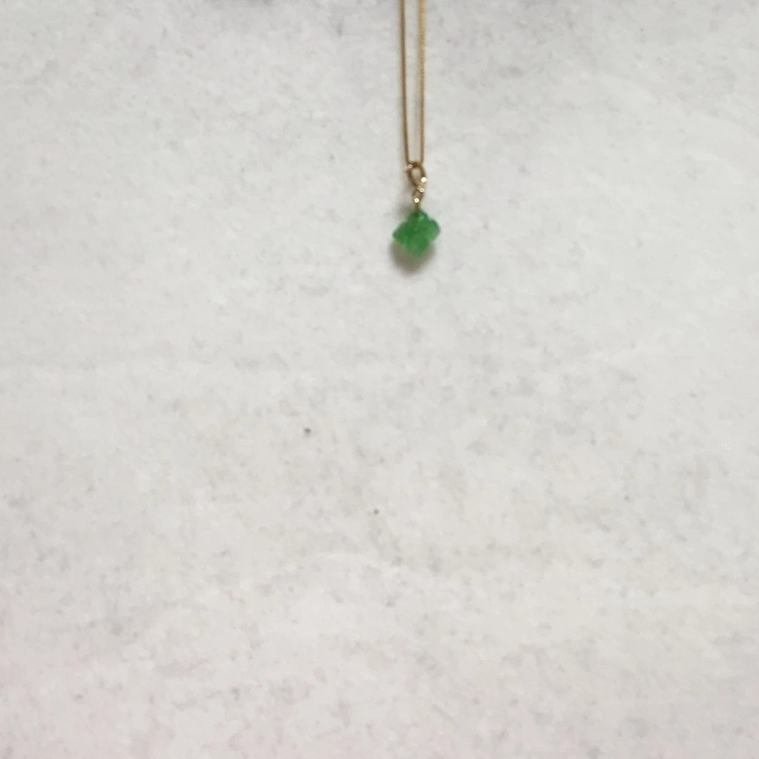 翡翠颈饰18K金镶嵌简单