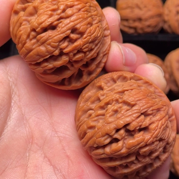 文玩核桃把件秦岭山脉核桃