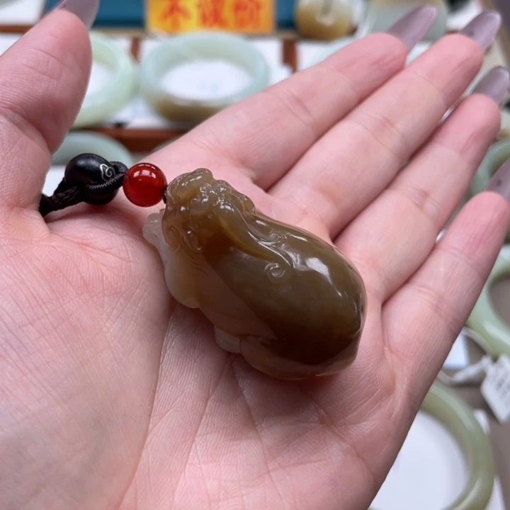 颈饰未镶嵌和田玉