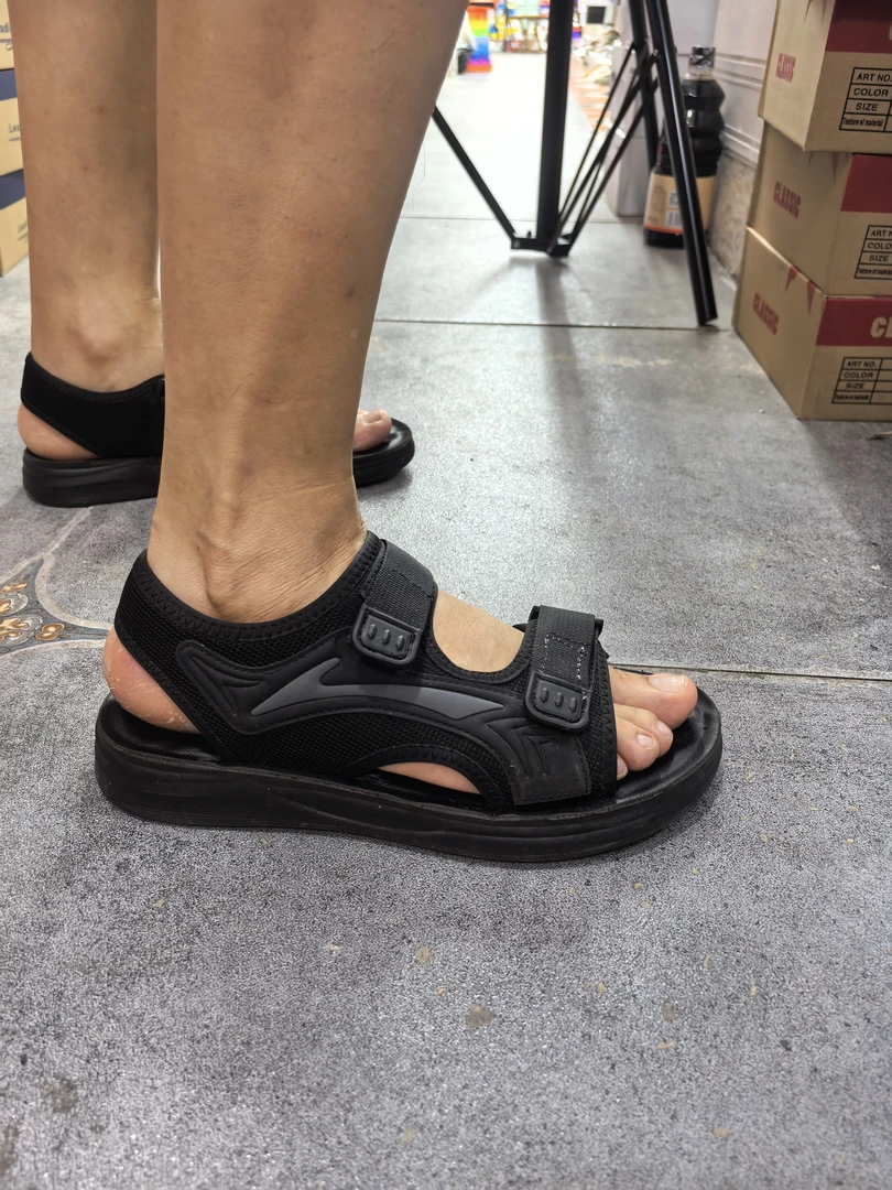 男款休闲可调节肥瘦凉鞋