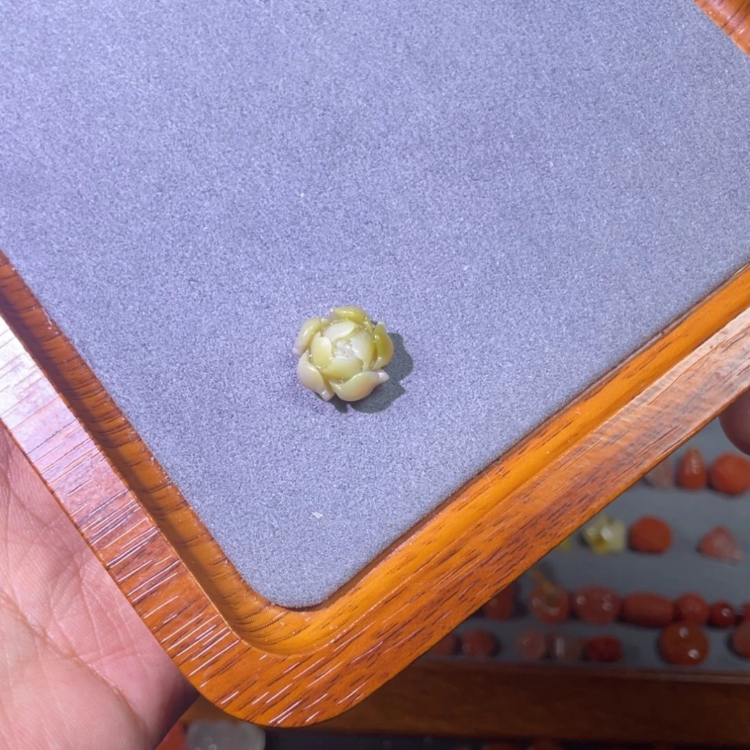 玛瑙/玉髓盐源玛瑙未镶嵌小花