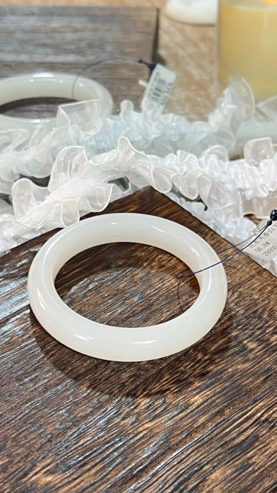 新疆且末天泰手镯高白高细厚装