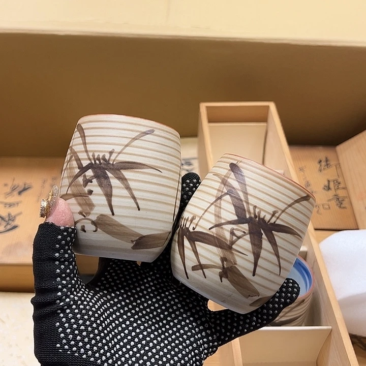 茶宠w****。你在哪了我在外面等你的
