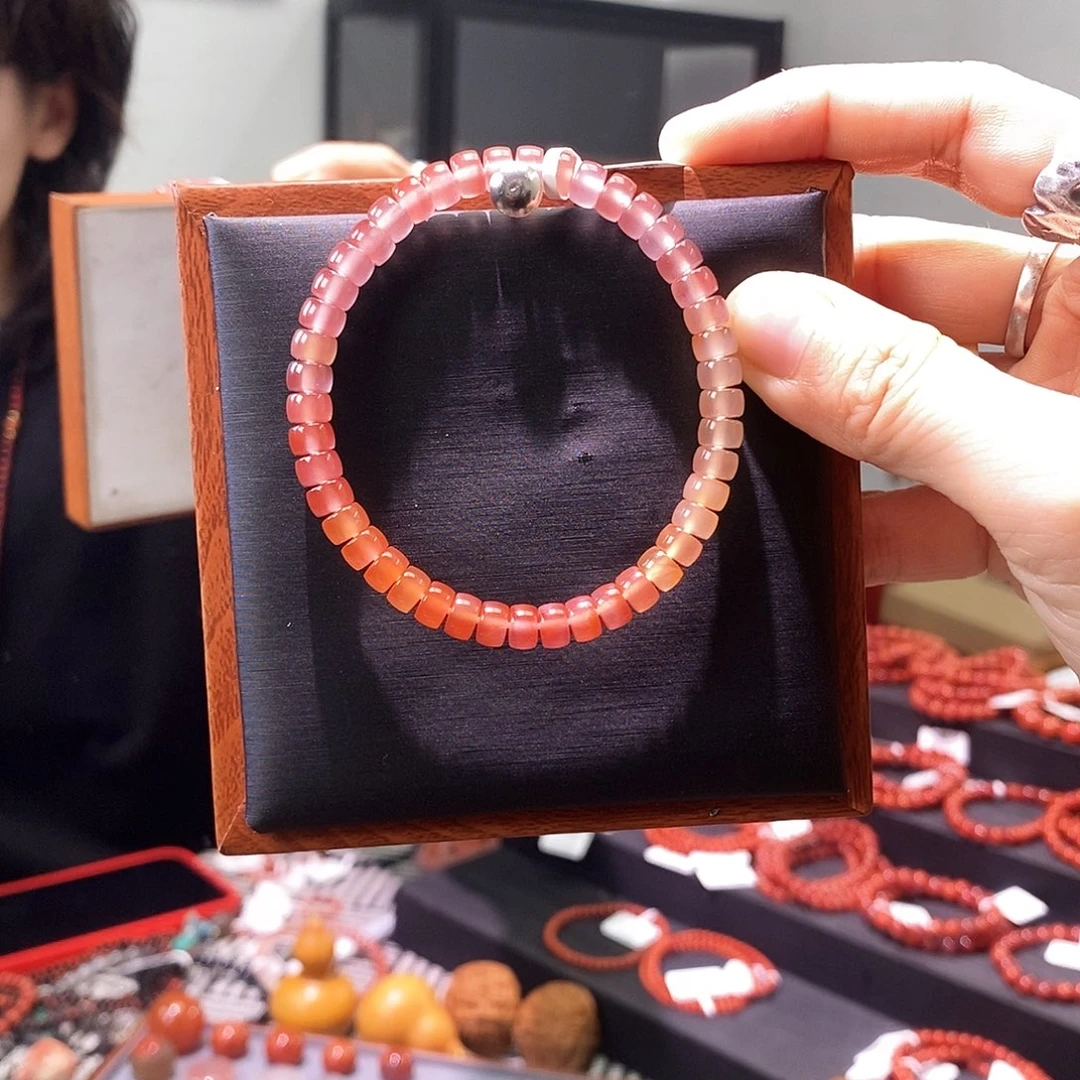 南红玛瑙手串未镶嵌幽*彩虹