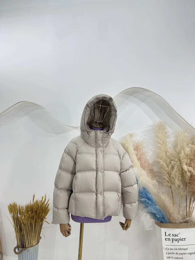 冬季休闲风保暖鹅绒服女韩版连帽短款外套上衣