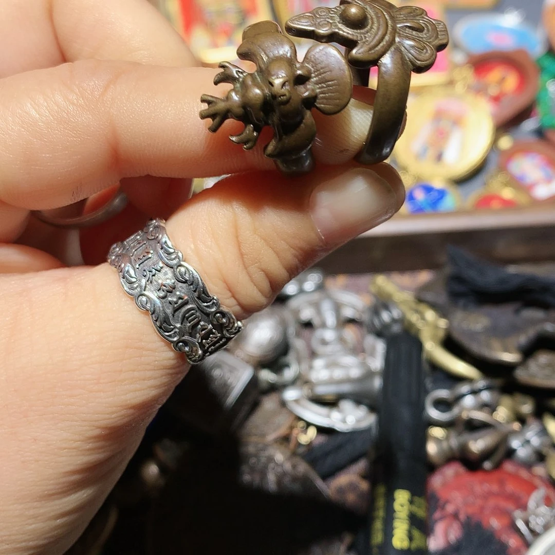 【闪购商品】风车木（黑檀木）翎**?