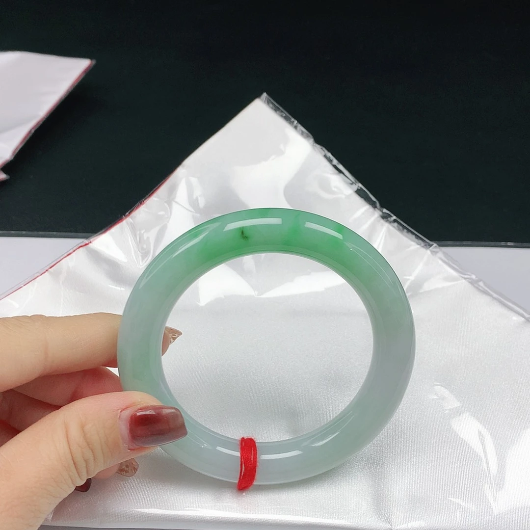 翡翠手镯未镶嵌翡翠033