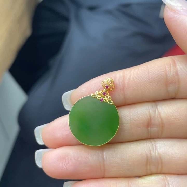 和田玉18K金镶嵌颈饰