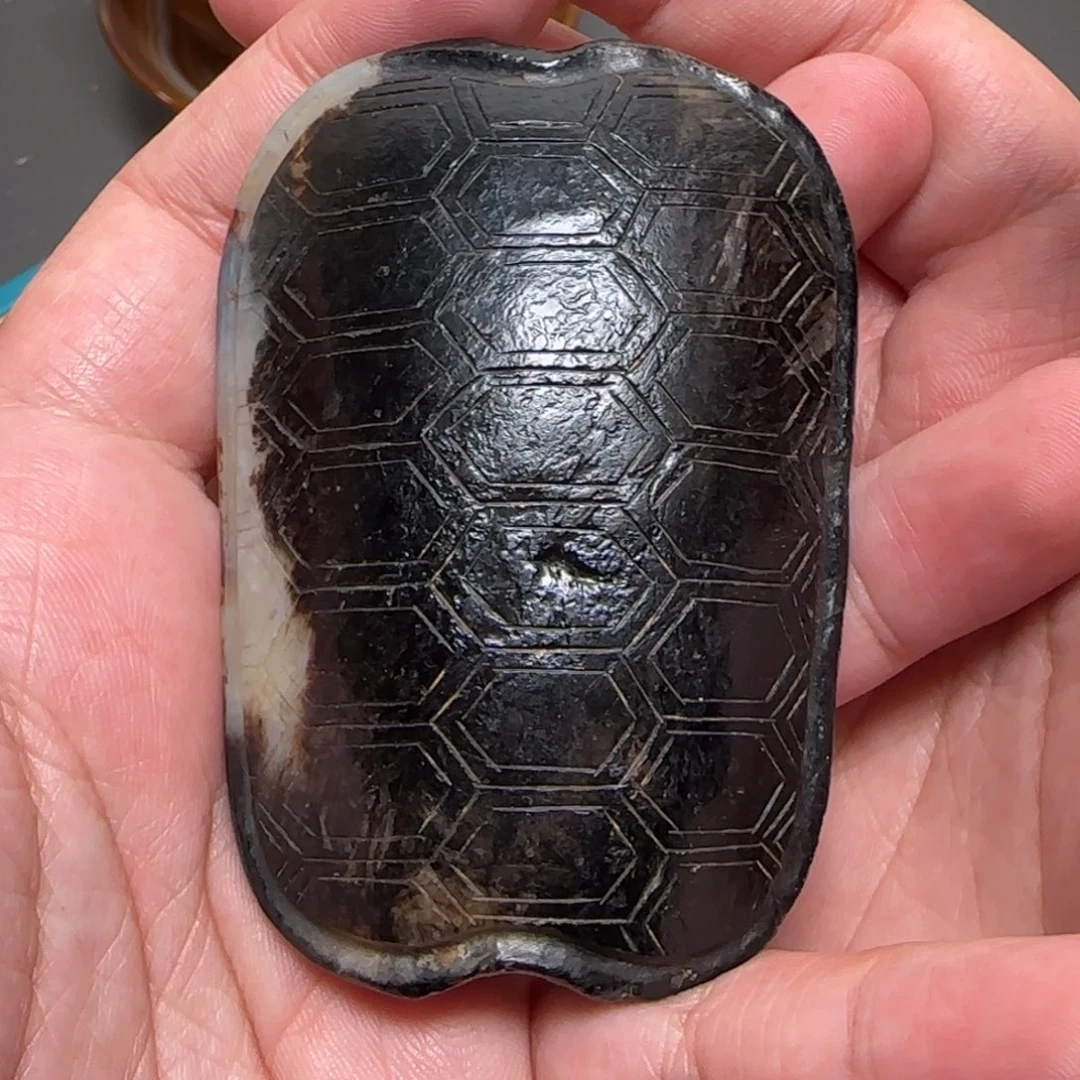 和田玉挂件未镶嵌强*?