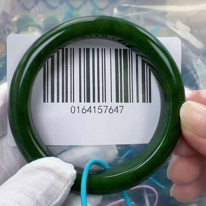 和田玉未镶嵌手镯微瑕59