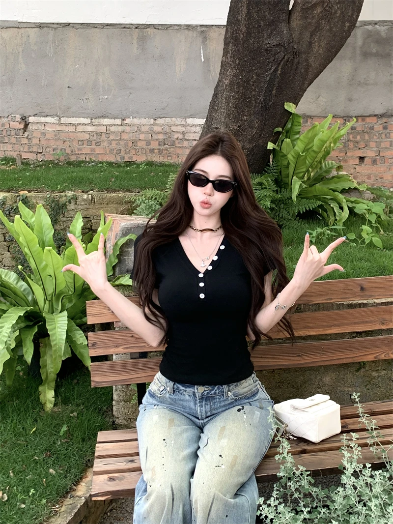 夏季纯欲V领纽扣短袖T恤黑色女生显瘦修身收腰紧身辣妹风百搭上衣