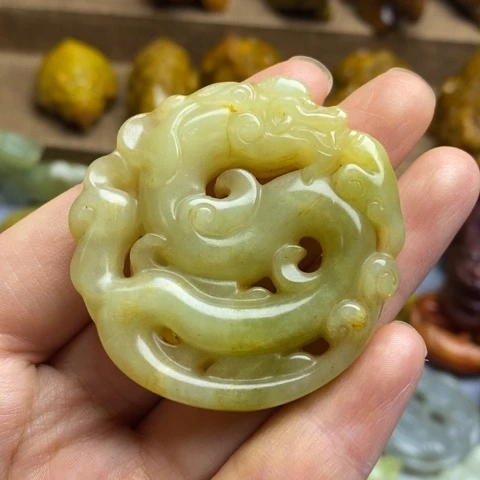 蛇纹石玉未镶嵌颈饰168