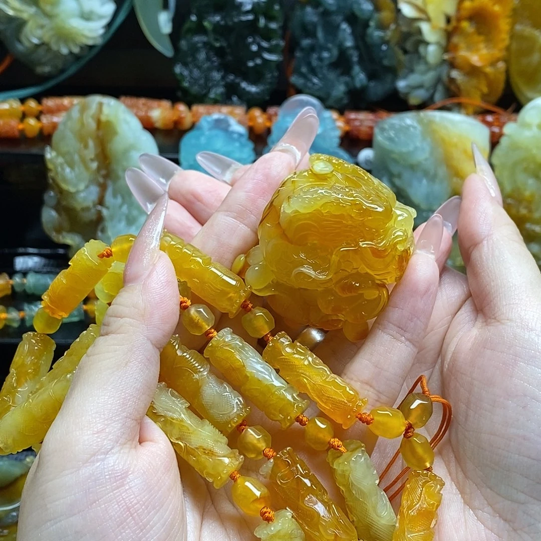 江***多蛇纹石玉未镶嵌颈饰