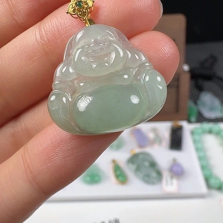 翡翠18K金镶嵌颈饰