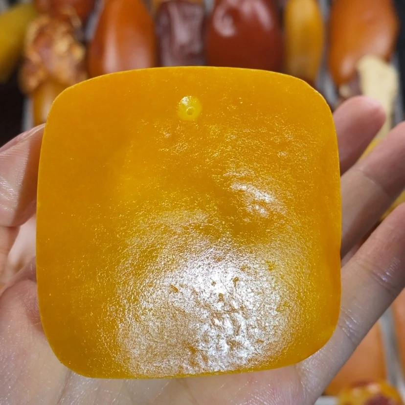 【闪购商品】定制琥珀阿**K裸石，。