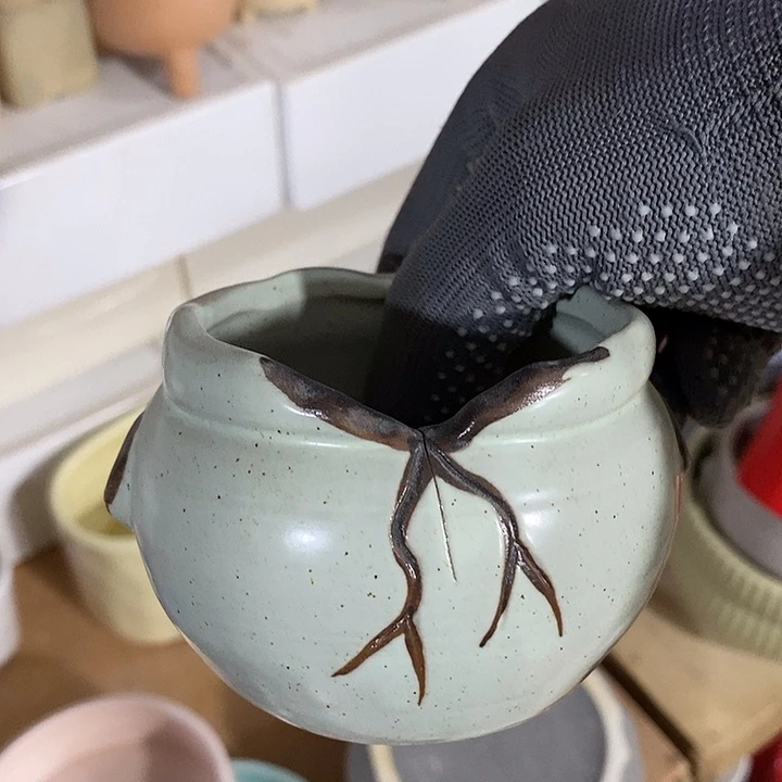 陶盆有孔 瑕疵针孔漏釉介意勿拍外高 6.5外口7.5