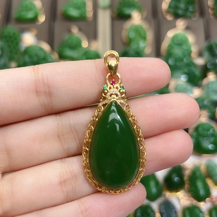 和田玉（碧玉）18K金镶嵌颈饰