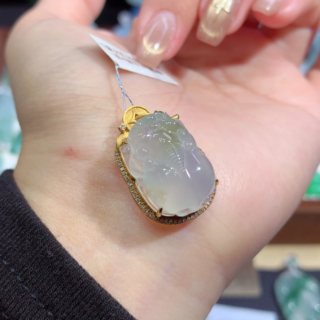 吊坠(不含链)18K金镶嵌翡翠