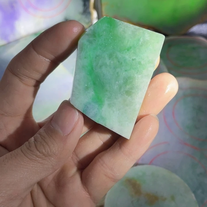 翡翠未镶嵌挂件片料