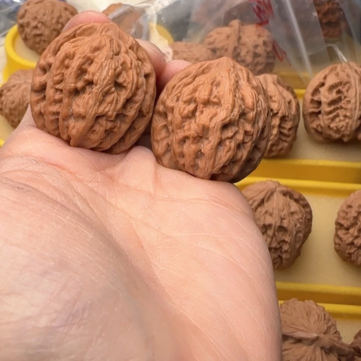 文玩核桃吊坠幸**头汉高山虎头33尖伤