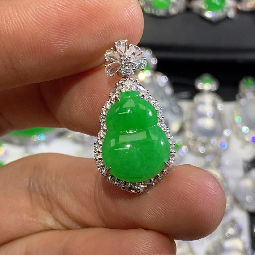 吊坠(不含链)18K金镶嵌翡翠正阳绿葫芦