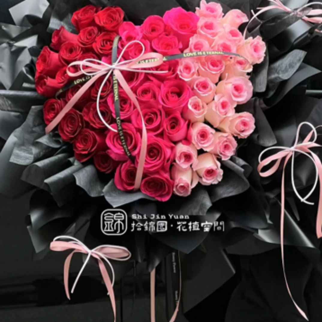 52朵混搭爱心款玫瑰花束