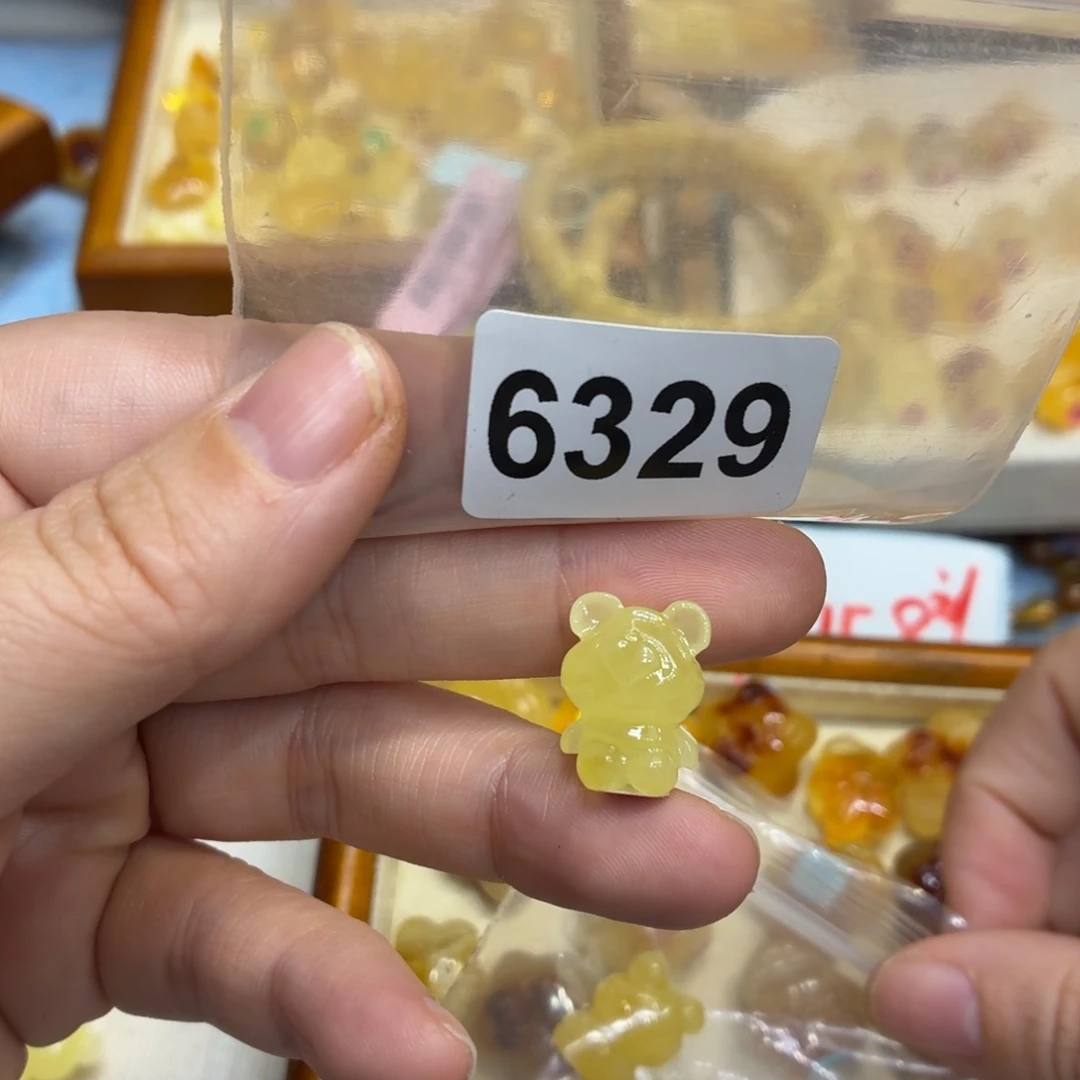 琥珀未镶嵌珠宝奇石