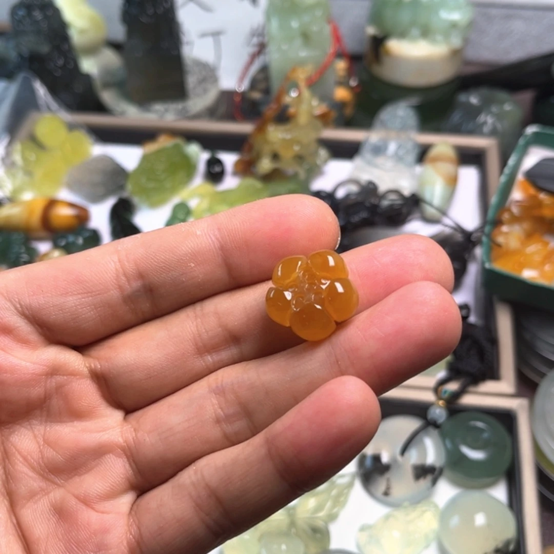 蛇纹石玉未镶嵌挂件