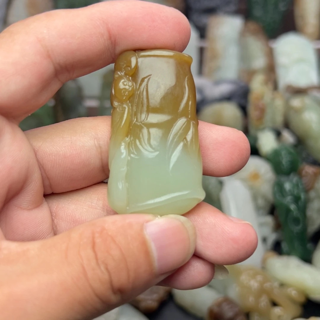 和田玉未镶嵌挂件