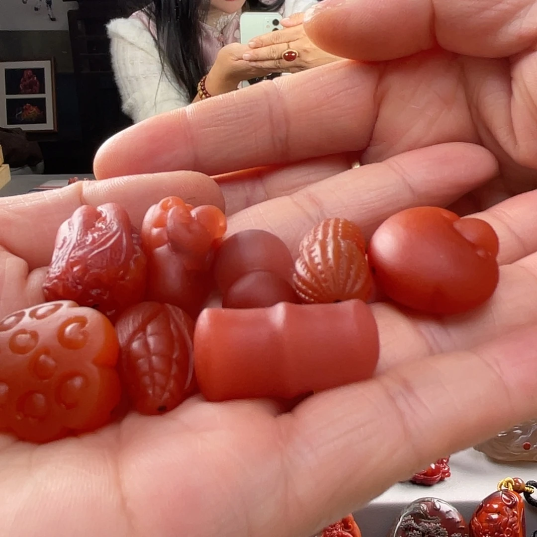 定制南红玛瑙抛光