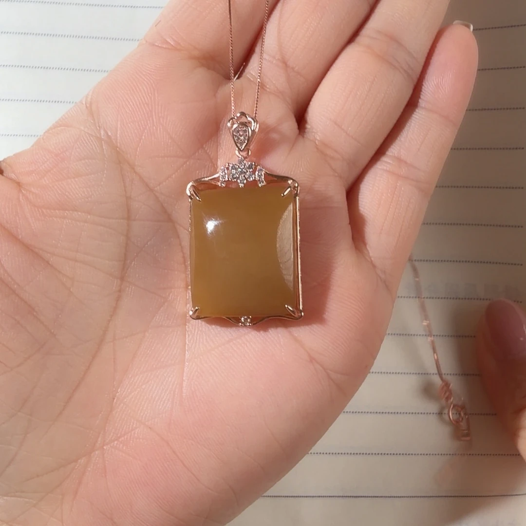 和田玉（糖玉）银S925镶嵌颈饰