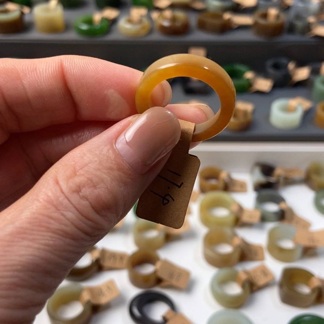 和田玉未镶嵌戒指