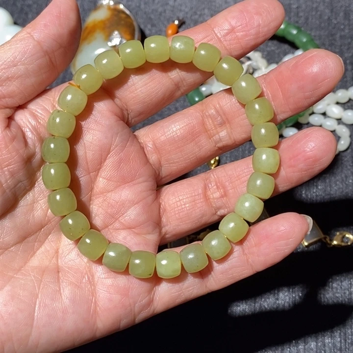 和田玉未镶嵌把件