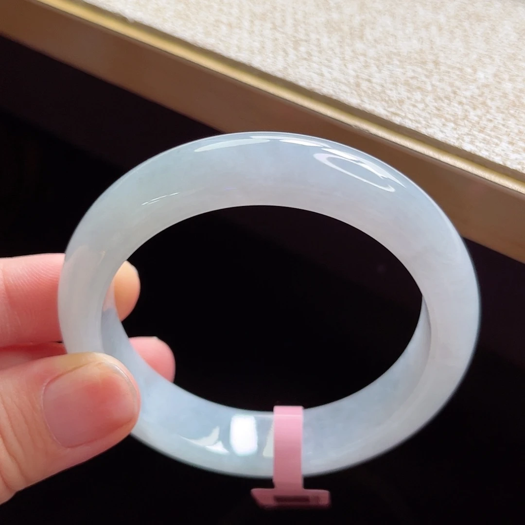 翡翠手镯未镶嵌手镯