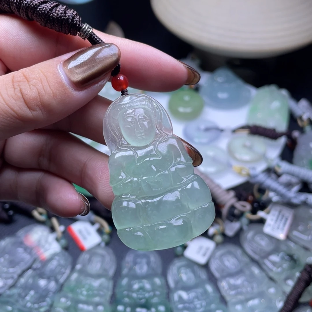 颈饰未镶嵌翡翠
