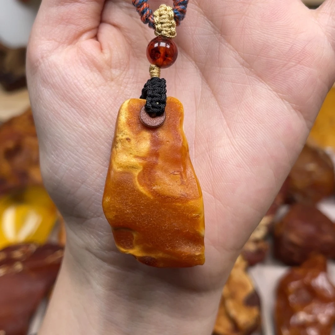 未镶嵌琥珀珠宝奇石