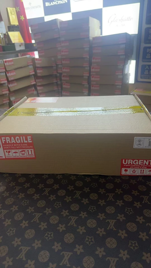 【待销毁6号仓库】全新未开使用未拆封（腕表）