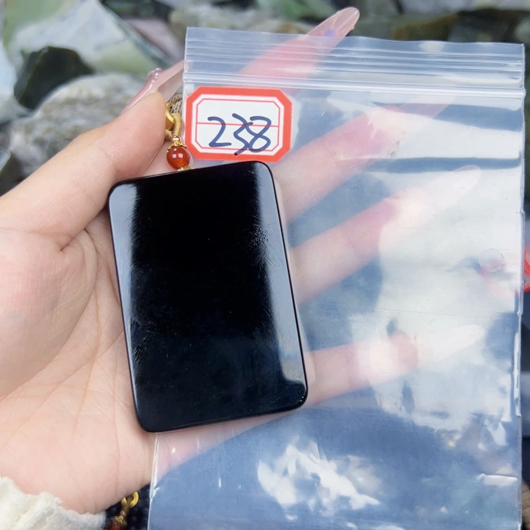 和田玉珠宝半成品未镶嵌苦*僧