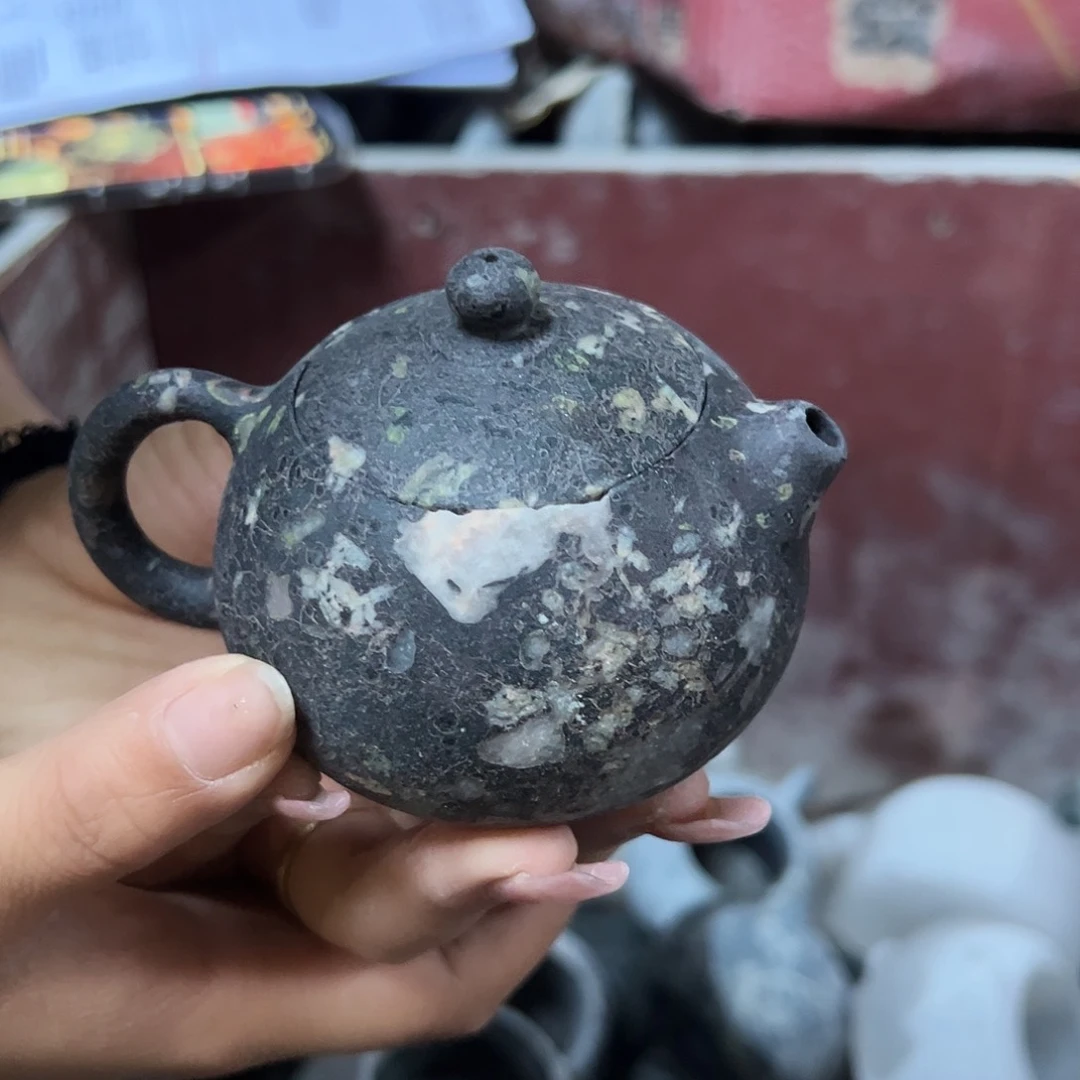 安山玉小西施微瑕不退不换介意勿拍