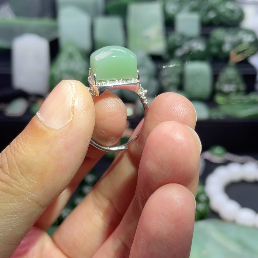 颈饰银S925镶嵌和田玉（碧玉）