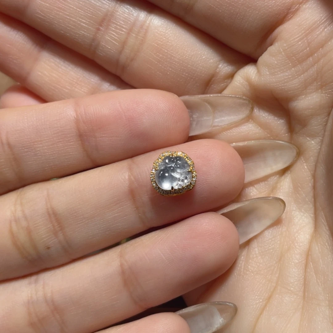 【闪购商品】颈饰18K金镶嵌翡翠