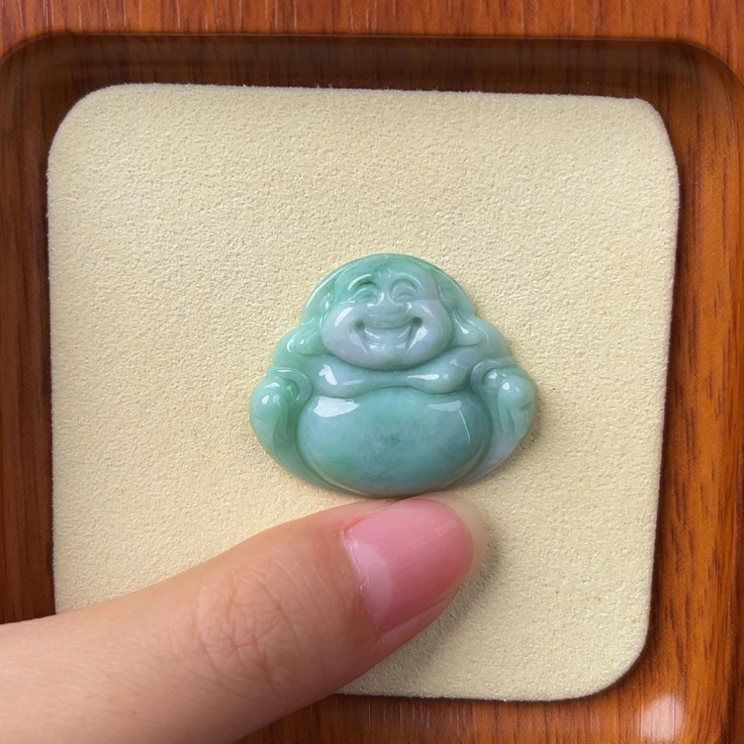 翡翠未镶嵌颈饰佛公