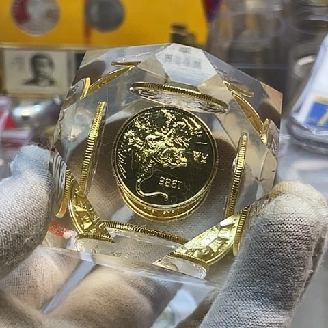 其他普通金属生肖章水球